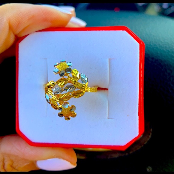 Ring - Picture 1 of 1